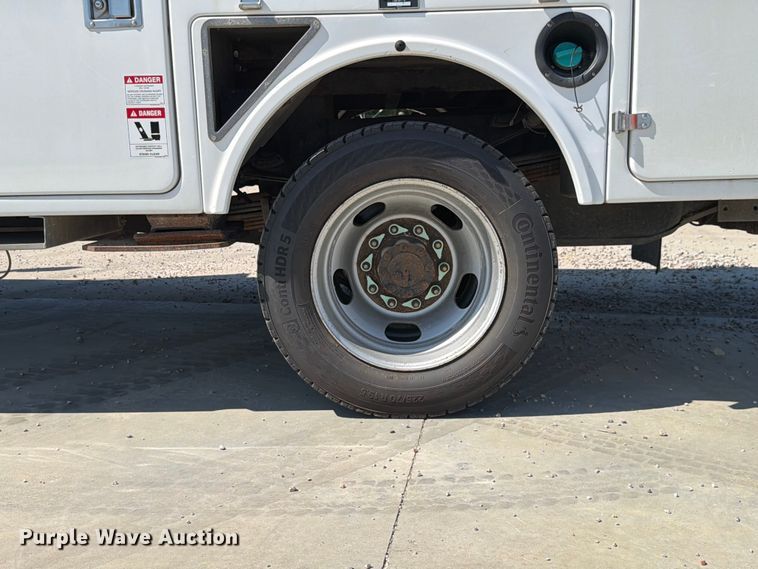 image for item EX4592 2012 Dodge RAM 5500 Heavy Duty bucket truck