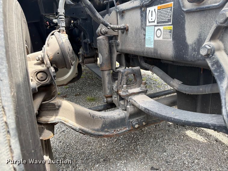 image for item FB5766 2020 Peterbilt 579 semi truck