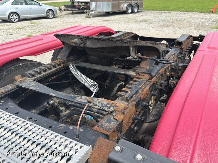 image for item FB5766 2020 Peterbilt 579 semi truck