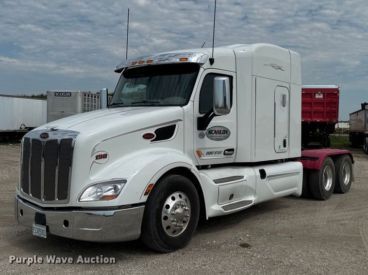Photo of a 2020 Peterbilt 579