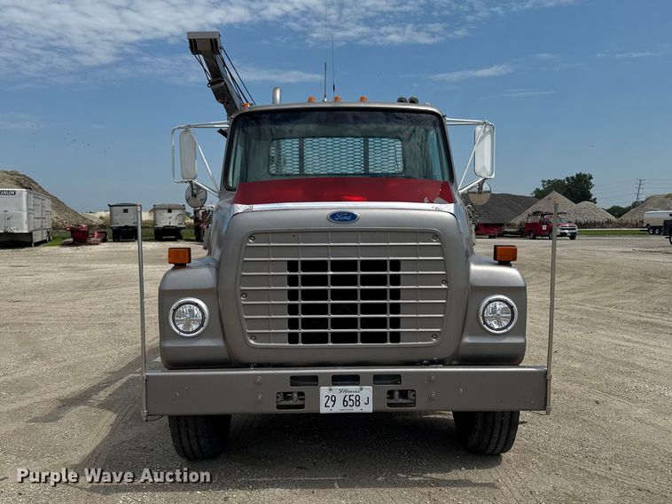 image for item FB5768 1986 Ford LN7000 utility / service truck
