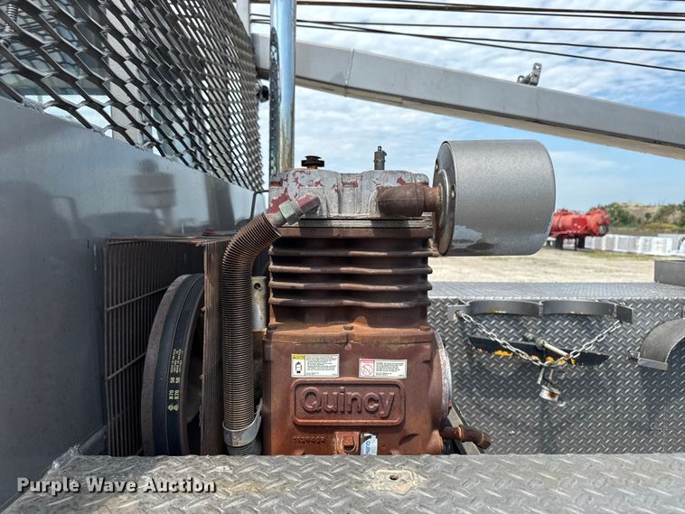 image for item FB5768 1986 Ford LN7000 utility / service truck