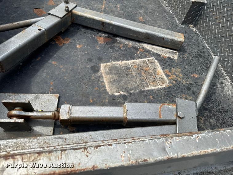 image for item FB5768 1986 Ford LN7000 utility / service truck