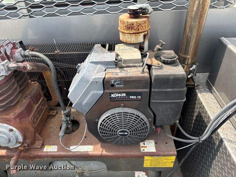 image for item FB5768 1986 Ford LN7000 utility / service truck