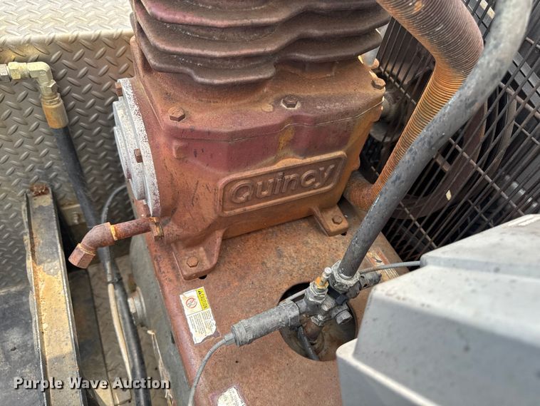 image for item FB5768 1986 Ford LN7000 utility / service truck