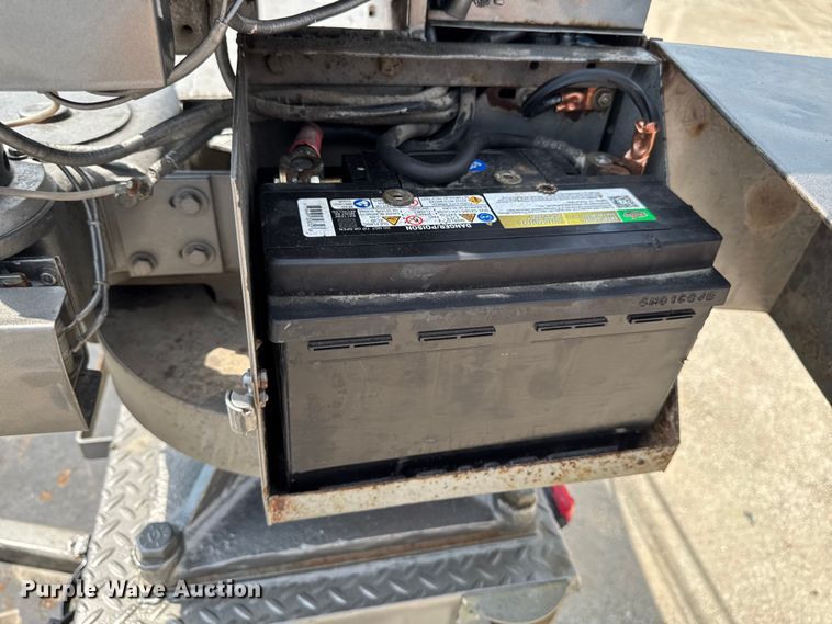 image for item FB5768 1986 Ford LN7000 utility / service truck