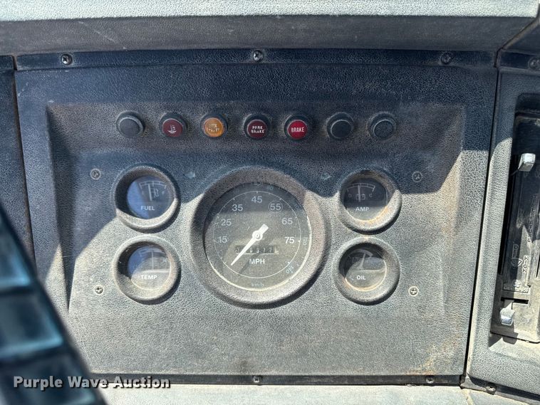 image for item FB5768 1986 Ford LN7000 utility / service truck