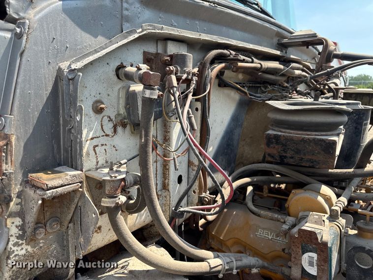image for item FB5768 1986 Ford LN7000 utility / service truck