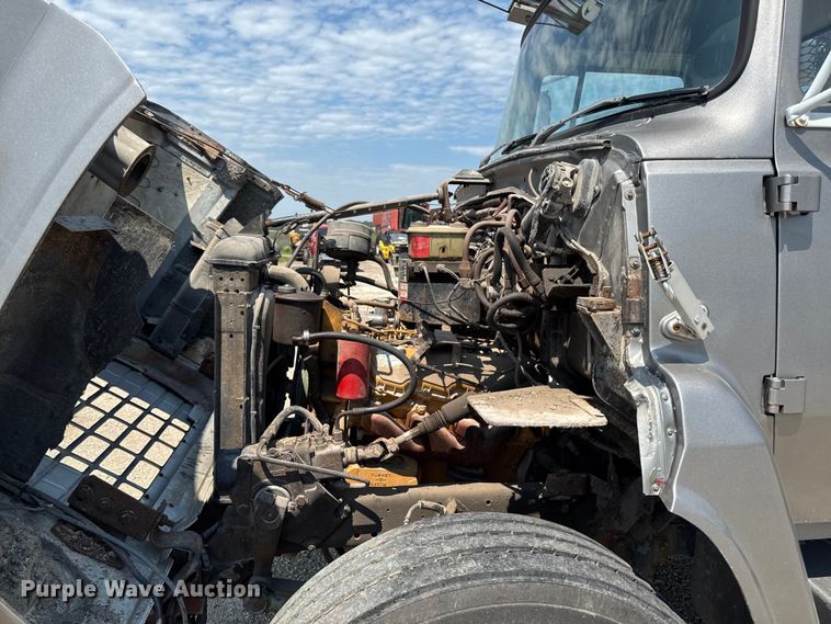 image for item FB5768 1986 Ford LN7000 utility / service truck