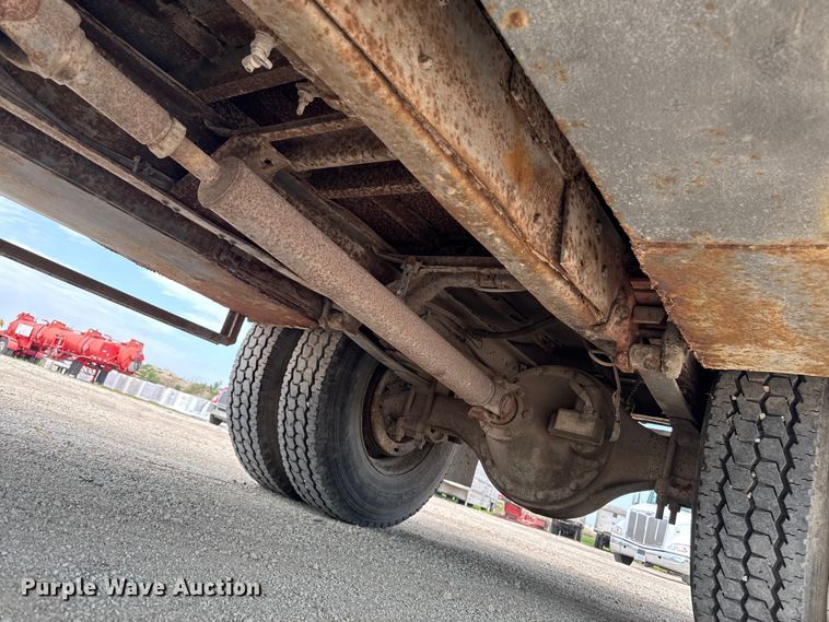image for item FB5768 1986 Ford LN7000 utility / service truck
