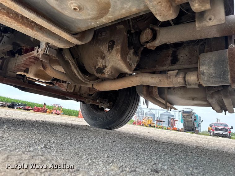 image for item FB5768 1986 Ford LN7000 utility / service truck