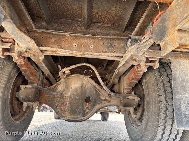 image for item FB5768 1986 Ford LN7000 utility / service truck