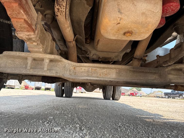 image for item FB5768 1986 Ford LN7000 utility / service truck