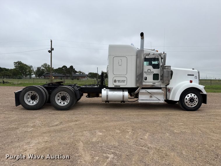 image for item FB6794 2008 Kenworth W900 semi truck