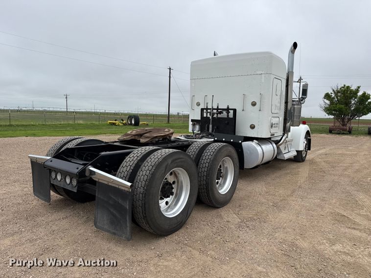 image for item FB6794 2008 Kenworth W900 semi truck