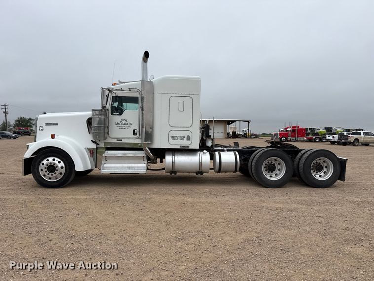 image for item FB6794 2008 Kenworth W900 semi truck