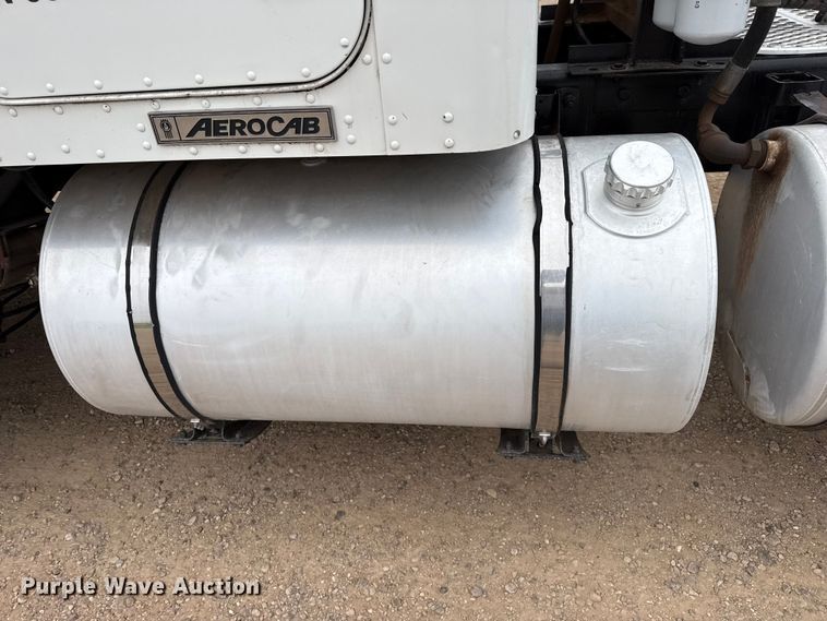 image for item FB6794 2008 Kenworth W900 semi truck