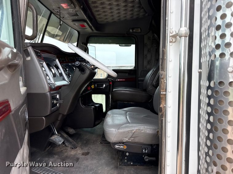 image for item FB6794 2008 Kenworth W900 semi truck