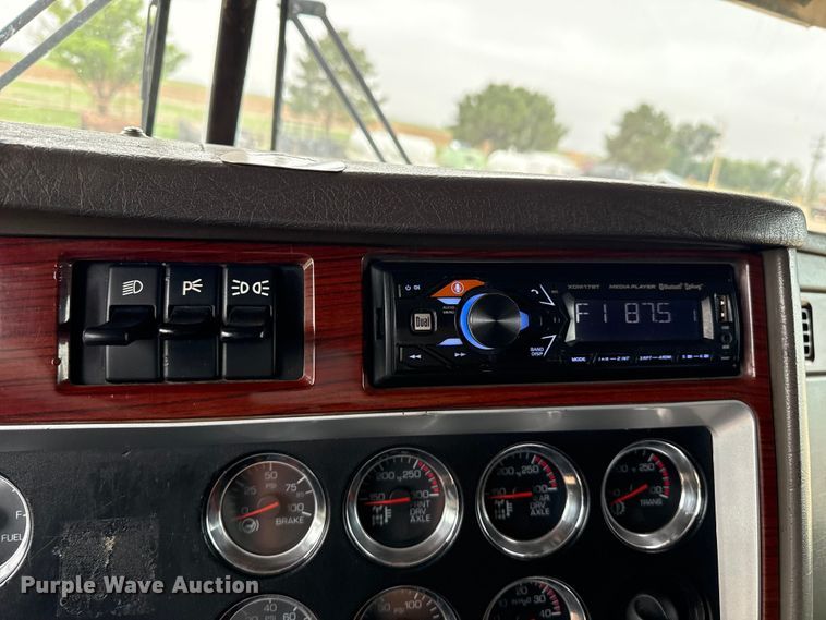 image for item FB6794 2008 Kenworth W900 semi truck