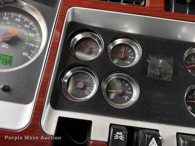 image for item FB6794 2008 Kenworth W900 semi truck