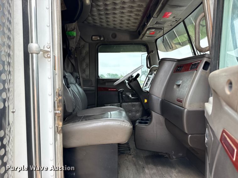 image for item FB6794 2008 Kenworth W900 semi truck
