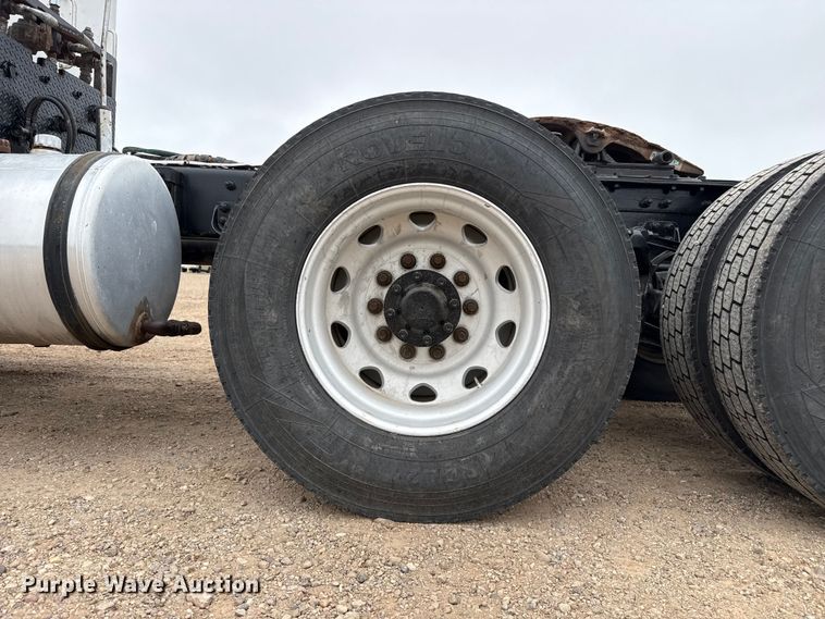 image for item FB6794 2008 Kenworth W900 semi truck