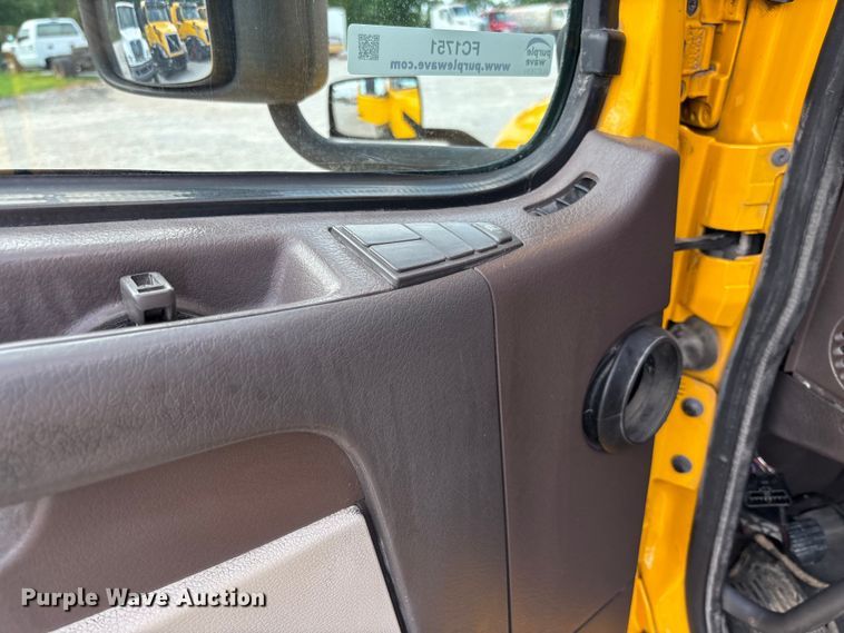 image for item FC1751 2015 Volvo VNL semi truck