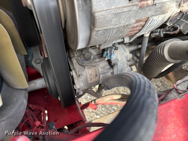 image for item FC1751 2015 Volvo VNL semi truck