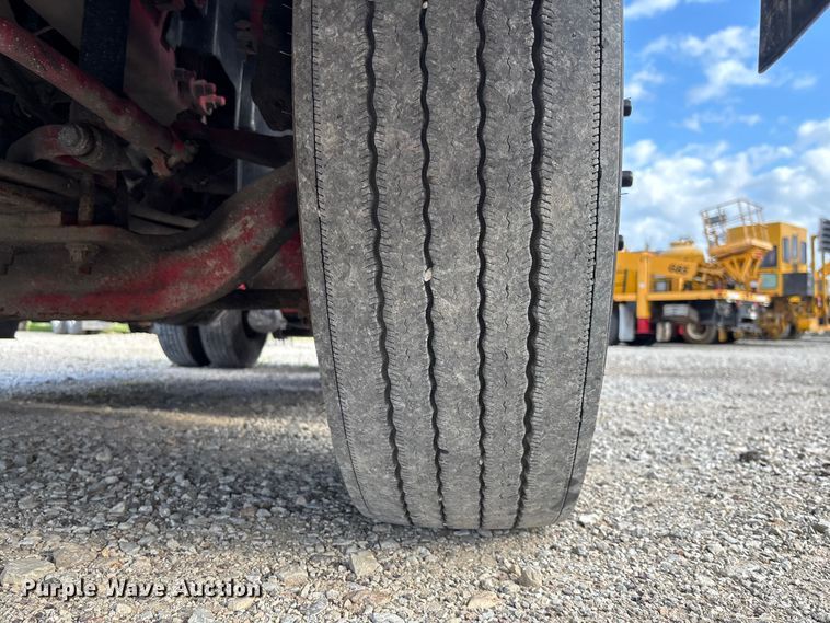 image for item FC1751 2015 Volvo VNL semi truck