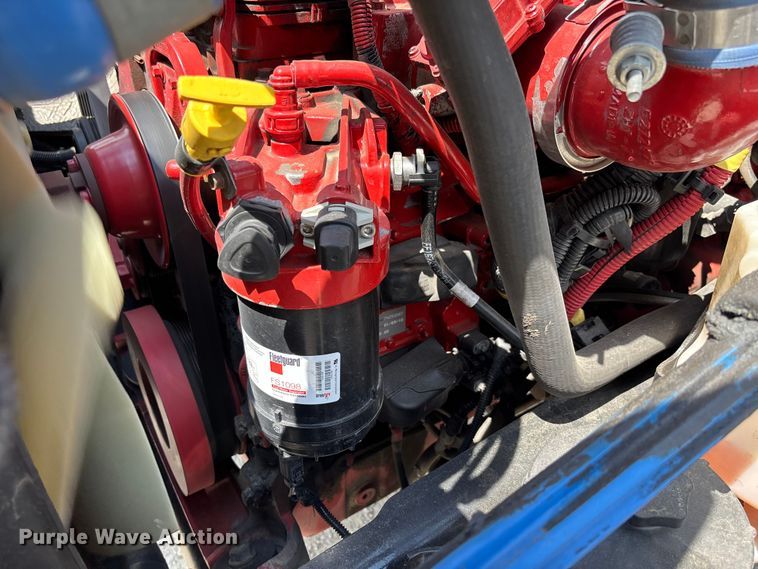 image for item FC1824 2019 International 4300 truck cab and chassis