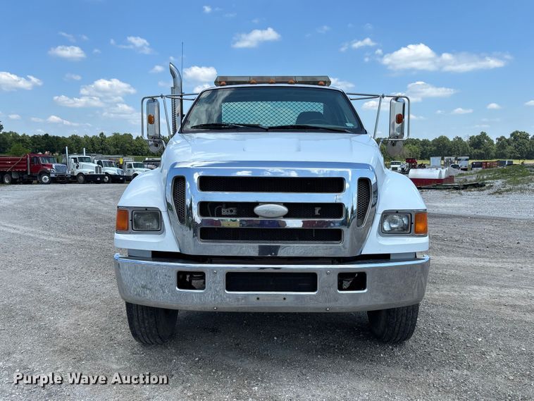 image for item FC1893 2006 Ford F750 Super Duty XLT rollback truck