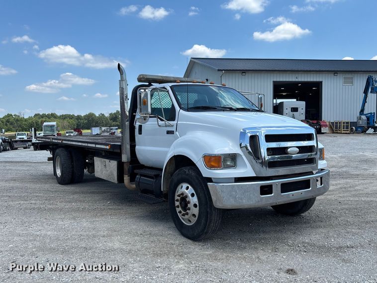 image for item FC1893 2006 Ford F750 Super Duty XLT rollback truck