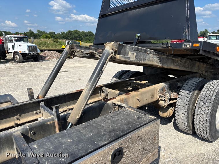 image for item FC1893 2006 Ford F750 Super Duty XLT rollback truck