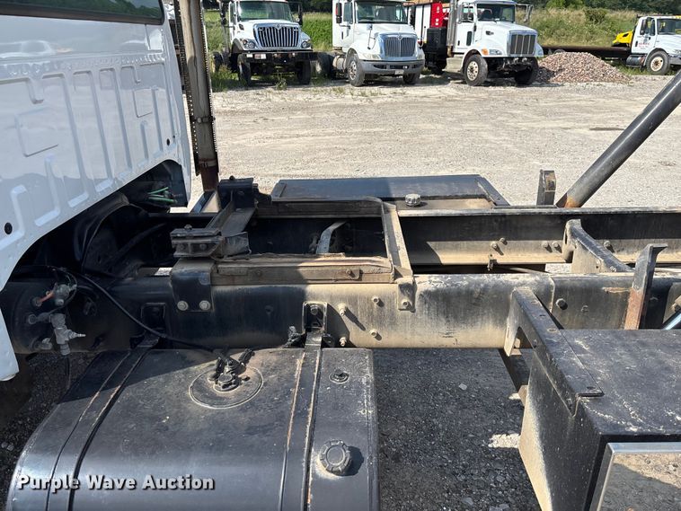 image for item FC1893 2006 Ford F750 Super Duty XLT rollback truck