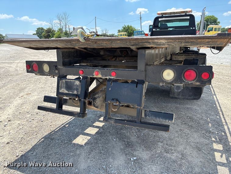 image for item FC1893 2006 Ford F750 Super Duty XLT rollback truck