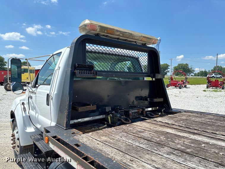 image for item FC1893 2006 Ford F750 Super Duty XLT rollback truck