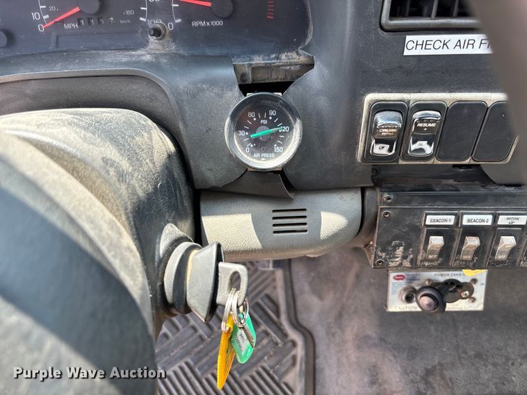 image for item FC1893 2006 Ford F750 Super Duty XLT rollback truck