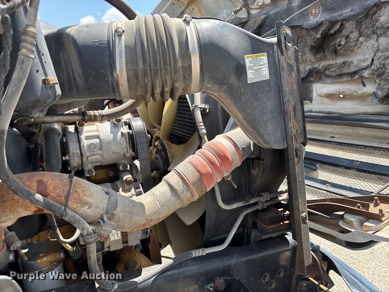 image for item FC1893 2006 Ford F750 Super Duty XLT rollback truck