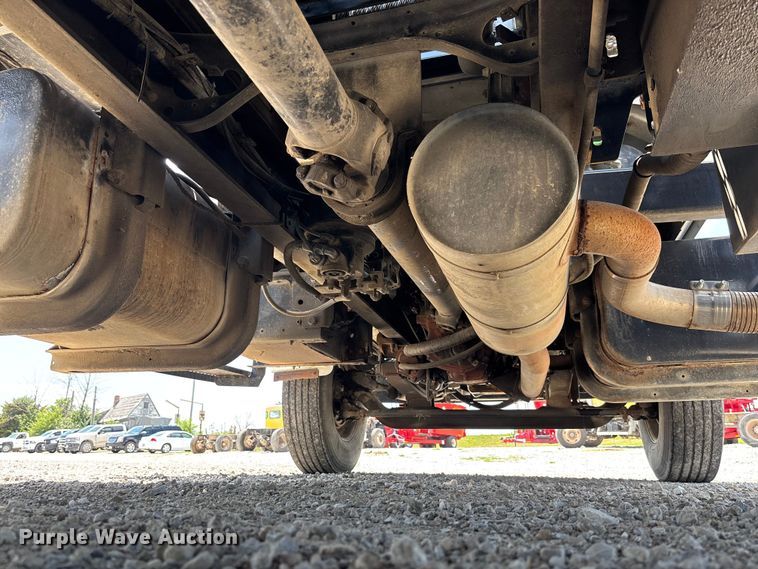image for item FC1893 2006 Ford F750 Super Duty XLT rollback truck