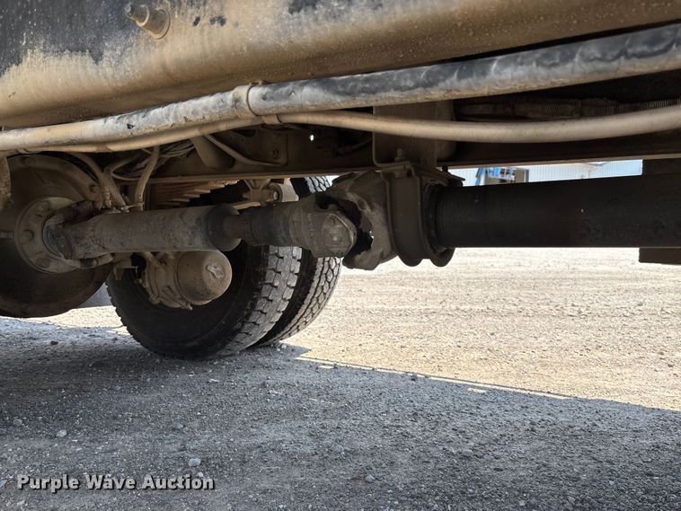 image for item FC1893 2006 Ford F750 Super Duty XLT rollback truck