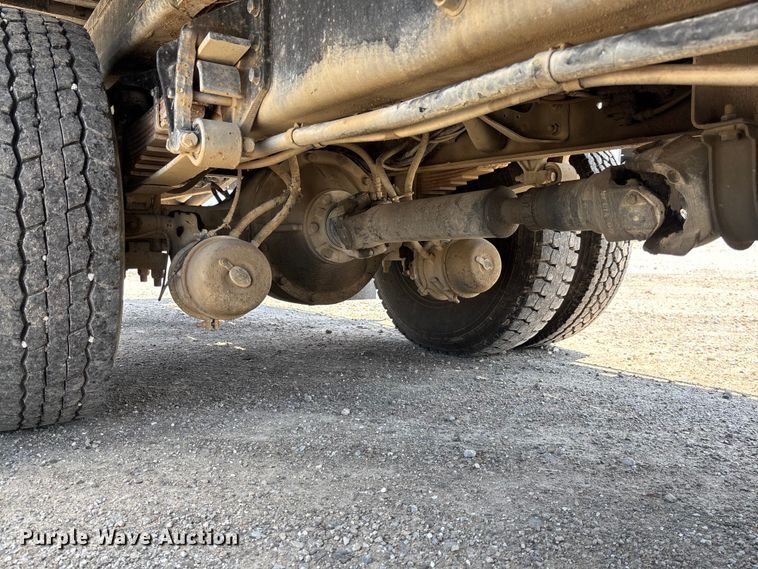 image for item FC1893 2006 Ford F750 Super Duty XLT rollback truck