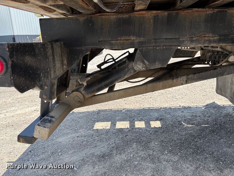 image for item FC1893 2006 Ford F750 Super Duty XLT rollback truck