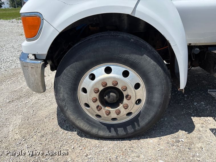 image for item FC1893 2006 Ford F750 Super Duty XLT rollback truck