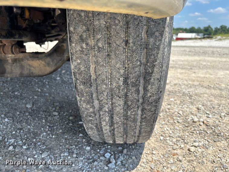 image for item FC1893 2006 Ford F750 Super Duty XLT rollback truck