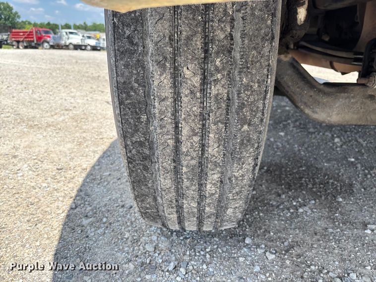 image for item FC1893 2006 Ford F750 Super Duty XLT rollback truck