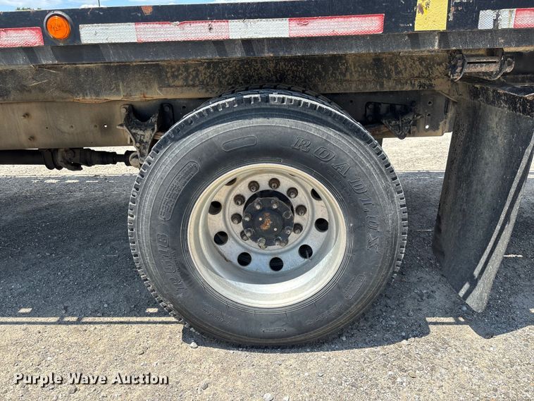 image for item FC1893 2006 Ford F750 Super Duty XLT rollback truck