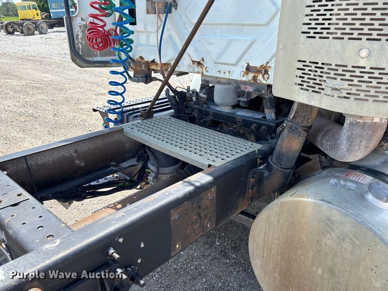 image for item FC1894 2008 International TranStar 8600 semi truck