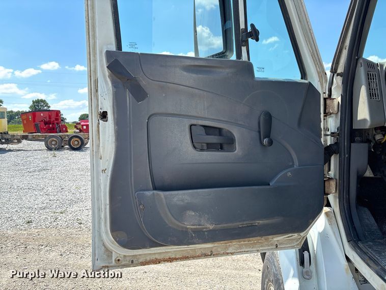 image for item FC1894 2008 International TranStar 8600 semi truck