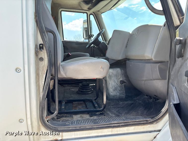image for item FC1894 2008 International TranStar 8600 semi truck