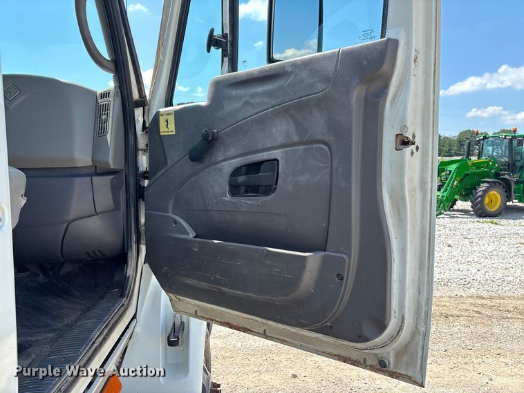 image for item FC1894 2008 International TranStar 8600 semi truck